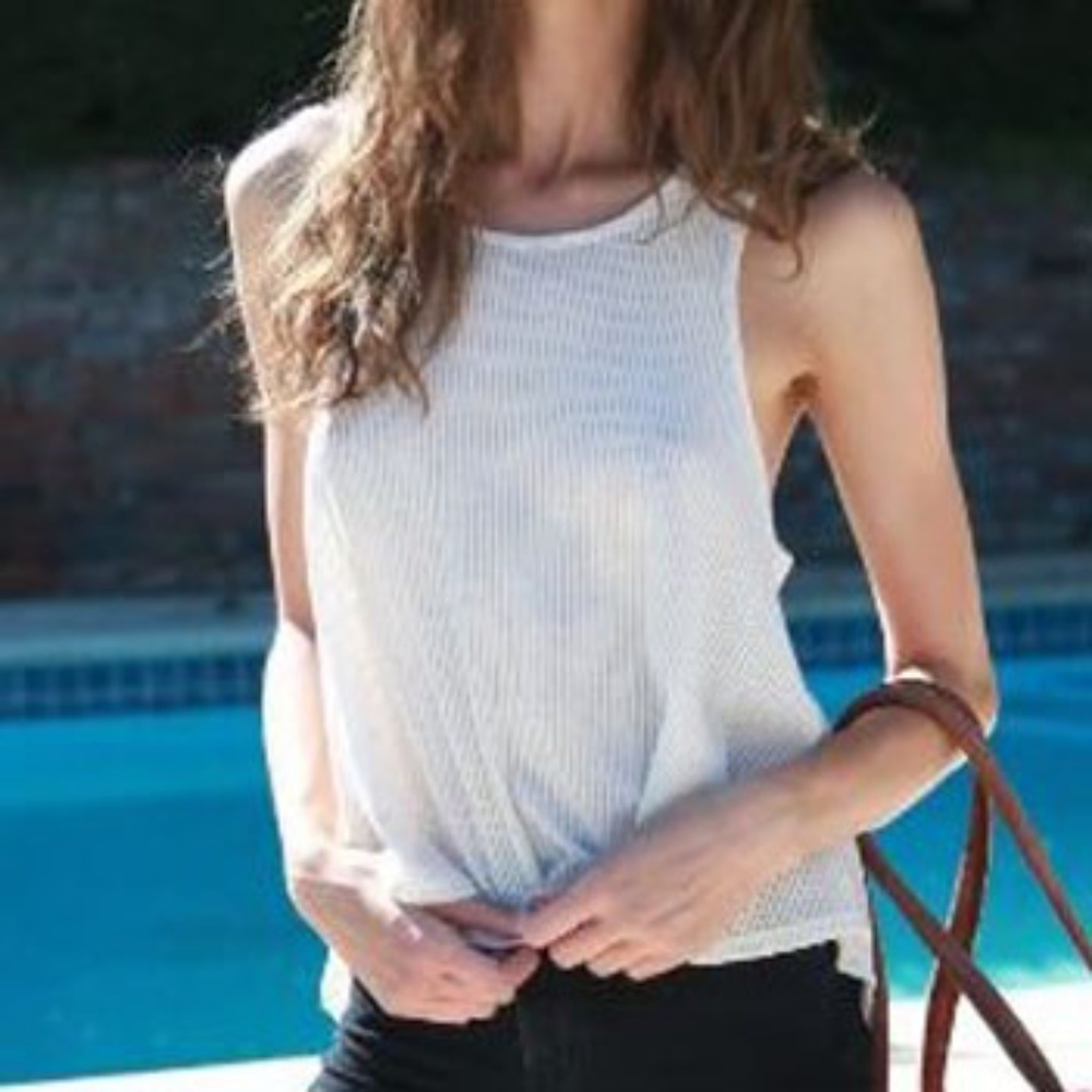 Light Ribbed Tank with Open Back - Picture 2 of 3